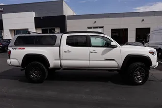 2022 TOYOTA TACOMA photo 4