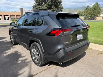 2021 Toyota RAV4 photo 3