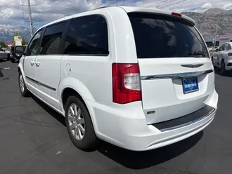 2014 Chrysler Town & Country photo 7