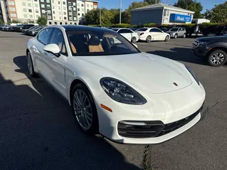 2021 Porsche Panamera photo 4