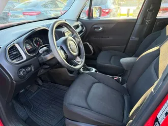 2015 Jeep Renegade photo 3