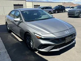 2024 Hyundai Elantra photo 4