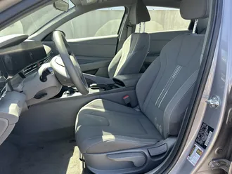 2024 Hyundai Elantra photo 5