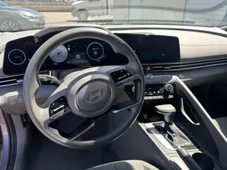 2024 Hyundai Elantra photo 6