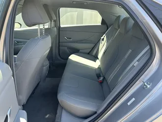 2024 Hyundai Elantra photo 7