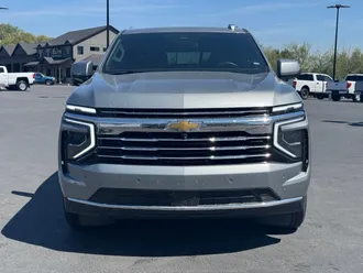 2025 Chevrolet Tahoe photo 2