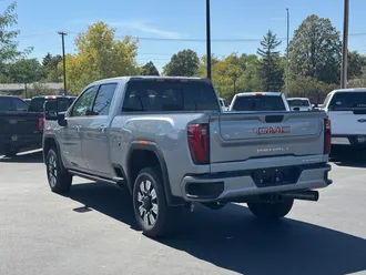 2025 GMC Sierra 3500HD photo 5