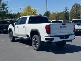 2024 GMC Sierra 3500HD photo 5