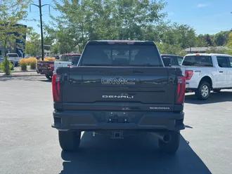 2024 GMC Sierra 3500HD photo 6