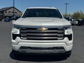 2022 Chevrolet Silverado 1500 photo 2