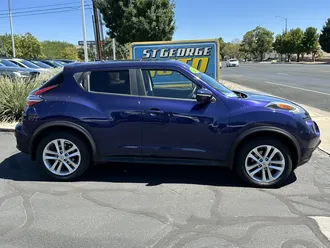 2015 Nissan JUKE photo 2
