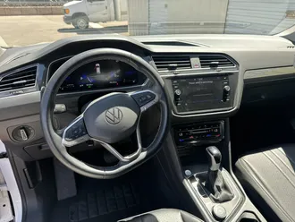 2024 Volkswagen Tiguan photo 6