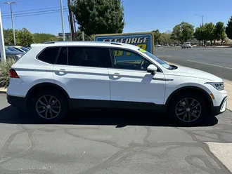 2024 Volkswagen Tiguan photo 2