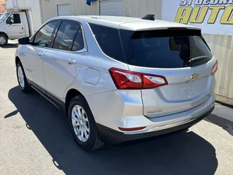 2018 Chevrolet Equinox photo 2