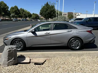 2024 Hyundai Elantra photo 6