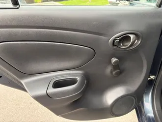 2016 Nissan Versa photo 5