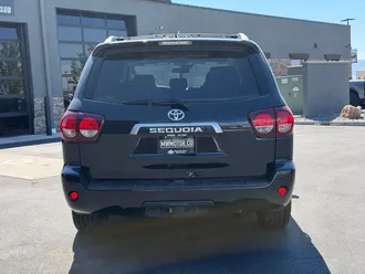 2020 Toyota Sequoia photo 4