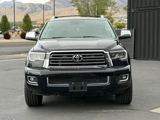 2020 Toyota Sequoia photo 2