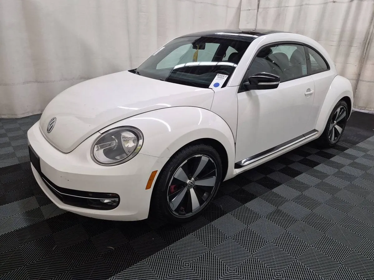 2012 Volkswagen Beetle White Turbo PZEV 2dr Coupe