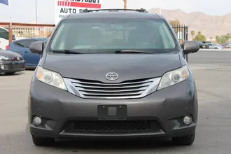 2012 Toyota Sienna photo 3
