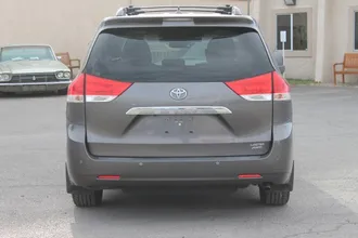2012 Toyota Sienna photo 7
