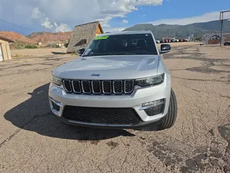2024 Jeep Grand Cherokee photo 3