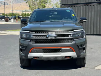 2023 Ford Expedition photo 2