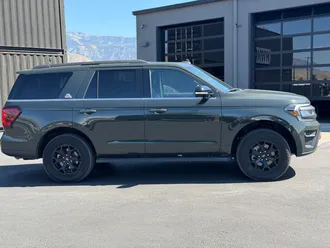 2023 Ford Expedition photo 3