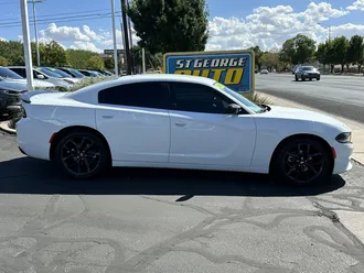 2021 Dodge Charger photo 3