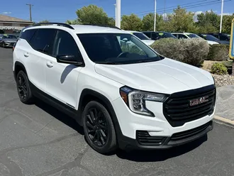 2023 GMC Terrain photo 2