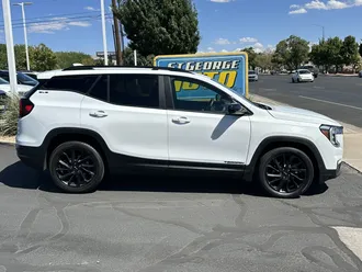 2023 GMC Terrain photo 3