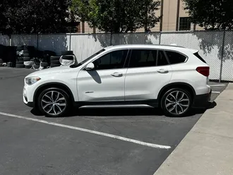 2017 BMW X1 xDrive28i photo 4