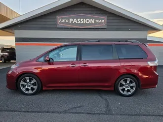2018 Toyota Sienna photo 2