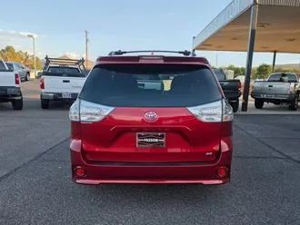 2018 Toyota Sienna photo 4