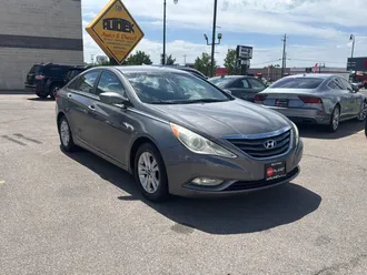 2013 Hyundai Sonata photo 3