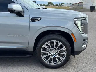 2025 GMC Yukon XL photo 3
