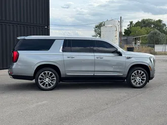 2025 GMC Yukon XL photo 5