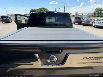 2017 Nissan Titan photo 5