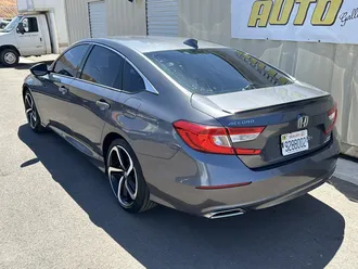 2018 Honda Accord Sedan photo 2