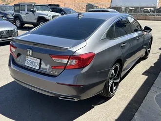 2018 Honda Accord Sedan photo 3