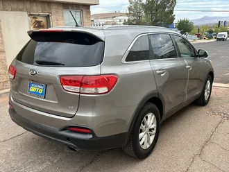 2016 Kia Sorento photo 3