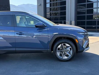 2025 Hyundai Tucson photo 3