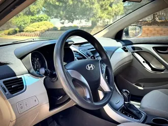2014 Hyundai Elantra photo 5