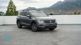 2018 Volkswagen Tiguan photo 2