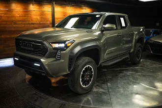 2025 TOYOTA TACOMA photo 2