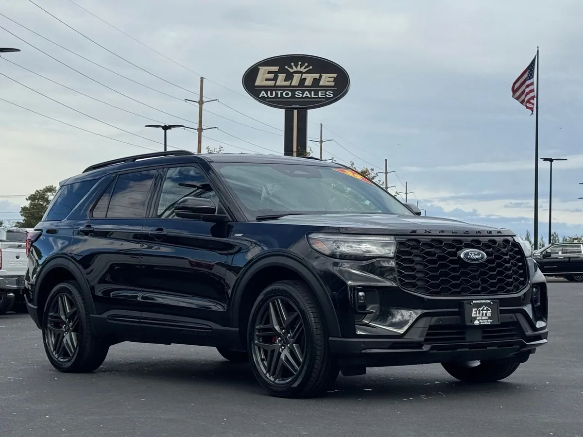 2025 Ford Explorer ST-Line