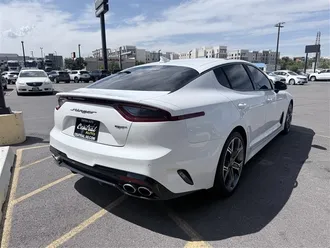 2020 KIA STINGER photo 5