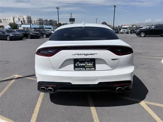2020 KIA STINGER photo 6
