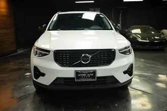 2023 VOLVO XC40 photo 3