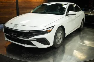 2025 HYUNDAI ELANTRA photo 2